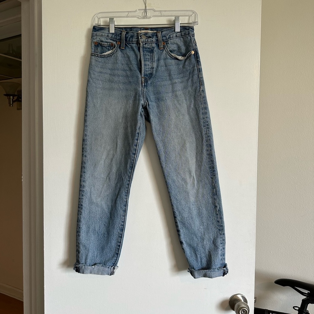 Levi’s Premium Denim Lightwash Wedgie Classic Straight Leg Jeans Size 25 EUC